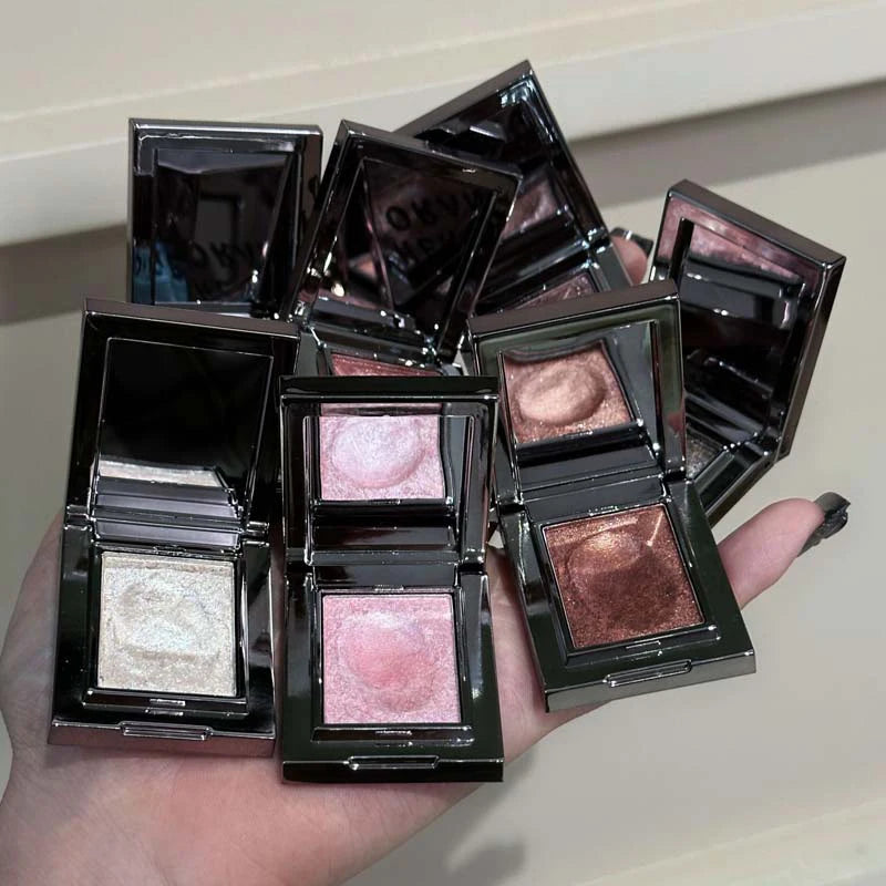 Chameleon Shimmer Eyeshadow – Colour-Shifting, Sparkle & Buildable Pigment