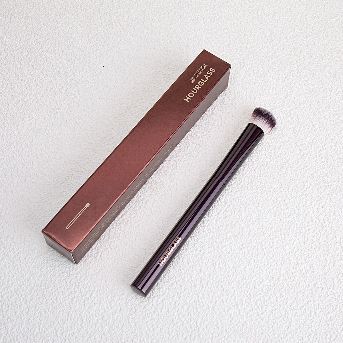 Seamless Finish Concealer Brush Angled Concealer Brush Face Buildable Coverage Liquid Cream Concealer Makeup Tool