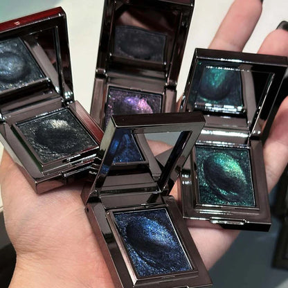 Chameleon Shimmer Eyeshadow – Colour-Shifting, Sparkle & Buildable Pigment