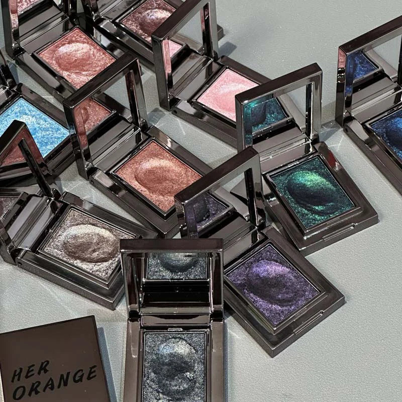 Chameleon Shimmer Eyeshadow – Colour-Shifting, Sparkle & Buildable Pigment