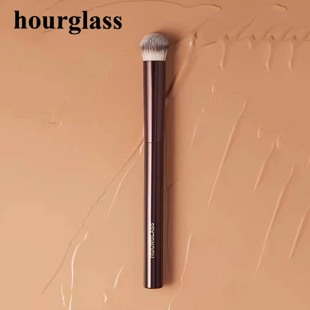 Seamless Finish Concealer Brush Angled Concealer Brush Face Buildable Coverage Liquid Cream Concealer Makeup Tool